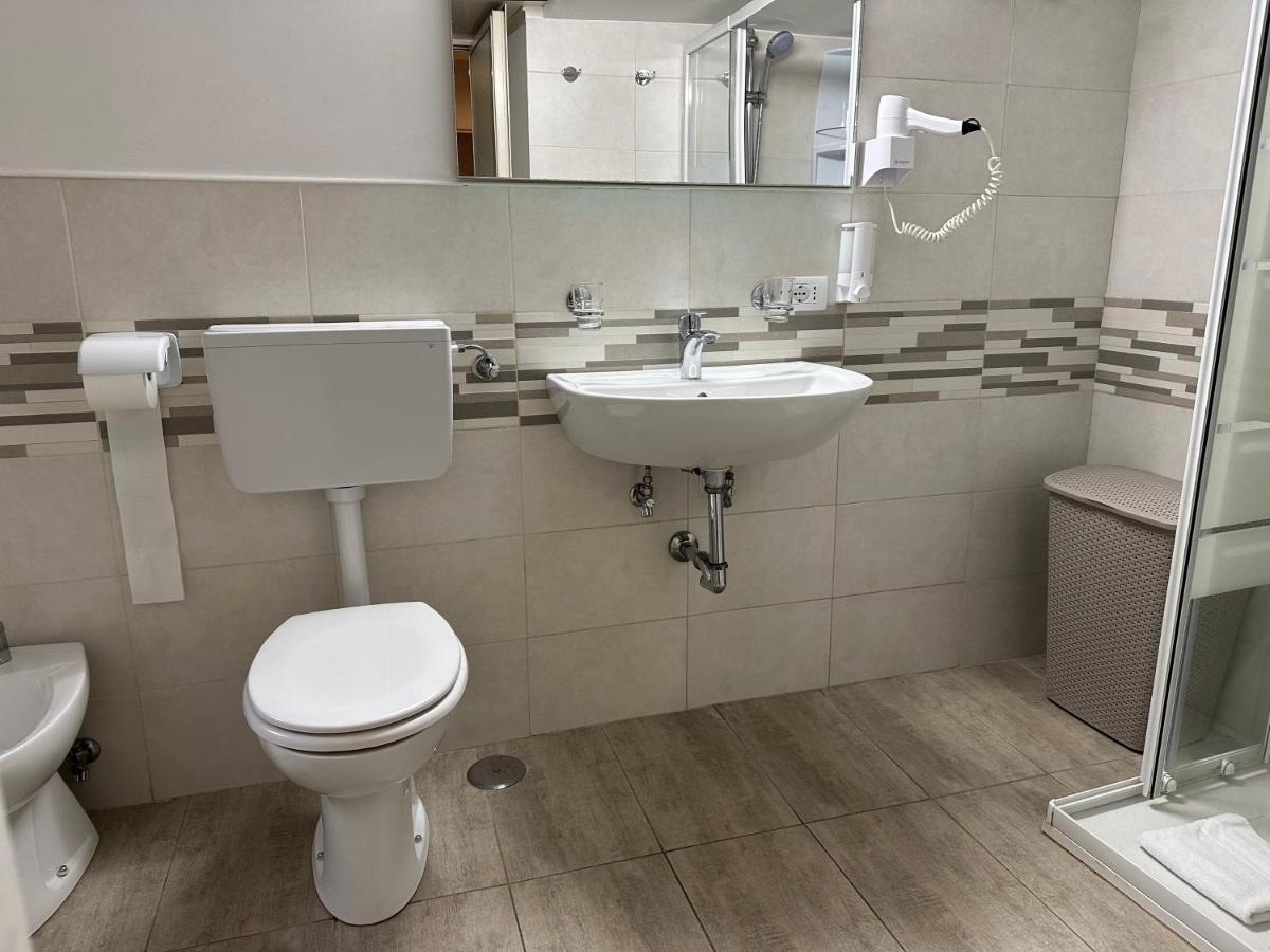 Casa Vacanza Vahid Рим Екстериор снимка