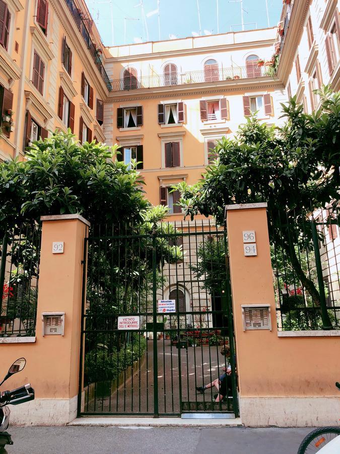 Casa Vacanza Vahid Рим Екстериор снимка